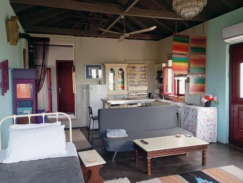 Gallery image of Mojo Art House in Kastríon