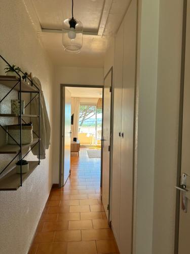 Photo de la galerie de l'établissement Appartement vue mer avec balcon, à Sainte-Maxime