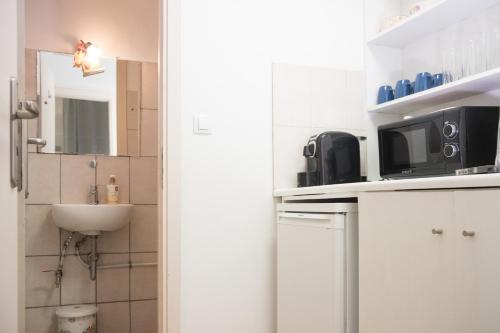 Comfort 2 minutes from the Metro