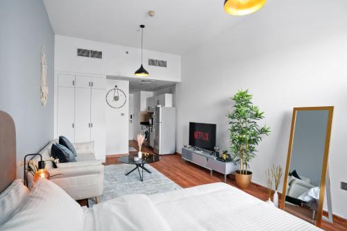 Stylish studio at Sports City