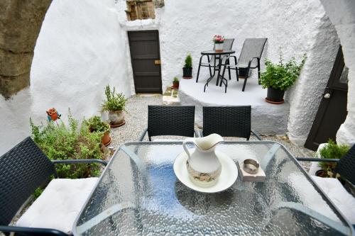 PENELOPE garden house old town