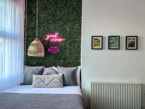 Φωτογραφία από το άλμπουμ του J&W Apartments with free parking στο Λίβερπουλ