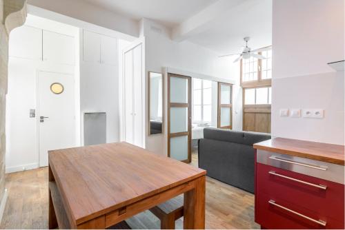 Suite Du Lion/AC Historic Flat, Marais, 4-5 Guests