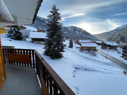 Fotografia z galérie ubytovania Appartement cosy proche du centre, résidence calme avec parking et balcon ensoleillé à Châtel - FR-1-693-46 v destinácii Châtel