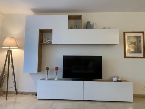 Superbe 2 pièces moderne refait à neuf, PISCINE !