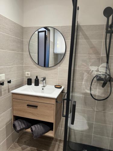 Ένα μπάνιο στο Appartement n 302 moriani plage