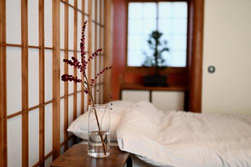 Letto o letti in una camera di Ichinagi Private Family Villa Near Nippori with Easy Access to Narita and Asakusa