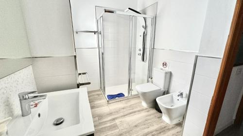 Ένα μπάνιο στο Nacar Golden Sand Beach by Deihu Experiences