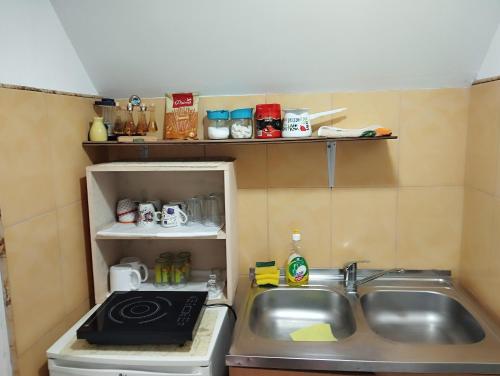 Una cocina o zona de cocina en Drinski odmor ,,Mima,, 1
