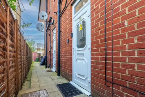 Gallery image of Modern 2 bedroom apartment in Mitcham, London in Mitcham