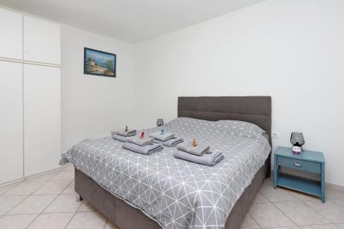 Apartments with parking space Krk - 21845