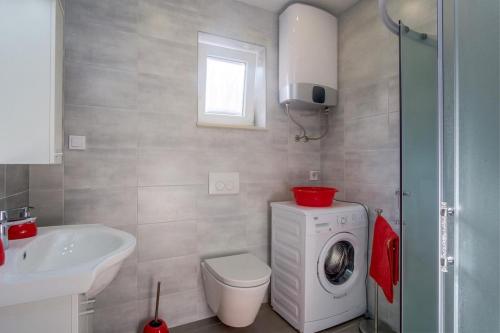 Apartments with a parking space Losinj, Losinj - 22952