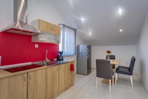 Apartments with a parking space Losinj, Losinj - 22952