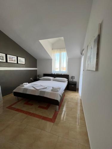 Apartments with parking space Medulin - 23049
