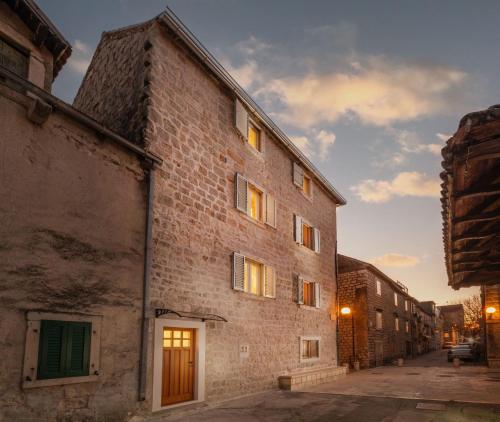 Seaside holiday house Kastel Novi, Kastela - 23126