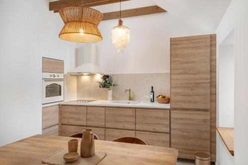 Seaside holiday house Kastel Novi, Kastela - 23126