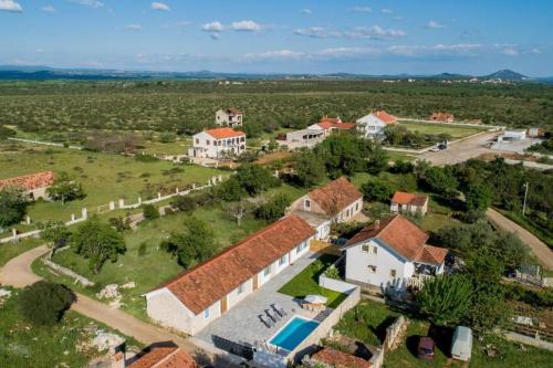 Family friendly house with a swimming pool Gornje Rastane, Biograd - 23137
