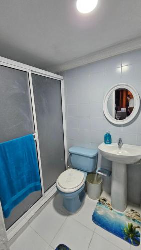 Apartamentos miss vera tesisinde bir banyo