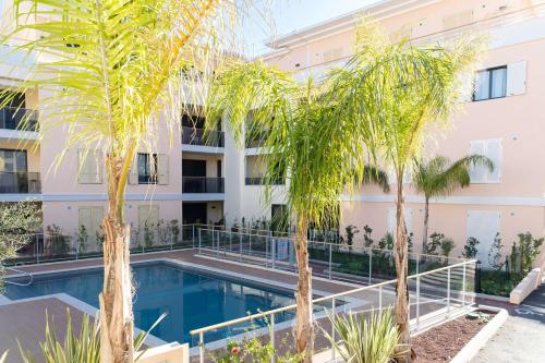 Modern apartment with swimming pool