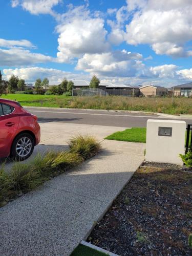 Gambar di galeri bagi Wollert Ground Floor Entire Apartment- Close to Melbourne Airport-Free WIFI-Washer & Dryer di Wollert