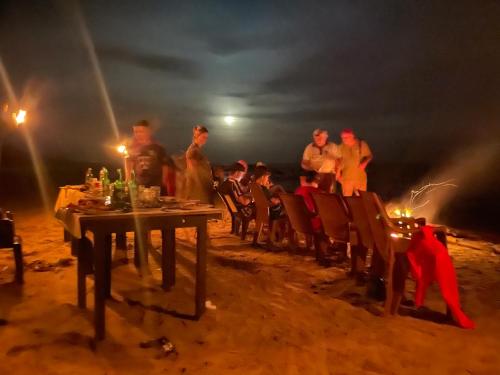 Επισκέπτες που μένουν στο LakeSide Camping Yala