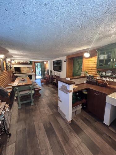 Chalet Callaにあるキッチンまたは簡易キッチン