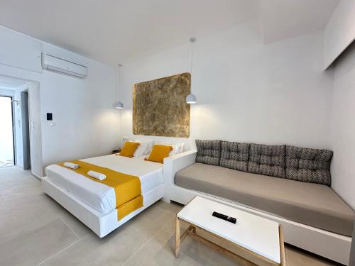 Postel nebo postele na pokoji v ubytování Ladiko Inn Hotel Faliraki -Anthony Quinn Bay