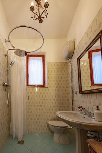 Un baño de Casa Agello B&B