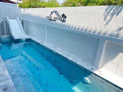 Hồ bơi trong/gần 4 Bedroom Pool Villa, Cozy House, Wonnapha Beach, Bangsaen