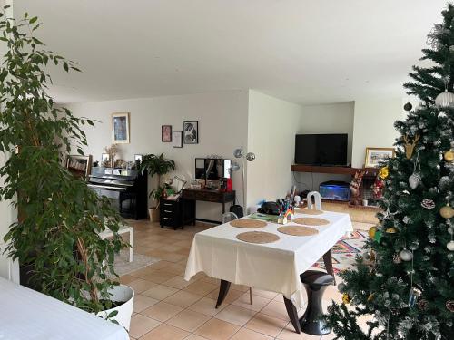 Photo de la galerie de l'établissement Location proche de Paris, Versailles et de la nature, à Plaisir