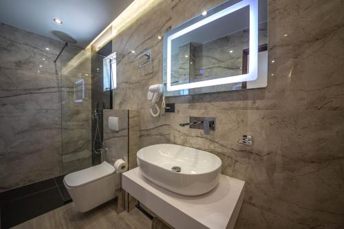 Gallery image of Hotel New Crystal in Ksamil