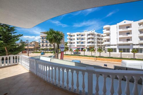 Gallery image of Hotel New Crystal in Ksamil