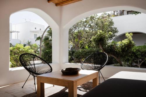 Jardín al aire libre en Mykonian Style w Shared Pool Houses & Nighttime Security Guard