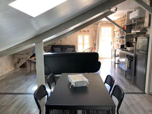 Photo de la galerie de l'établissement Gîtes des Ecuries de Saint Maurice, à Lacapelle-Marival