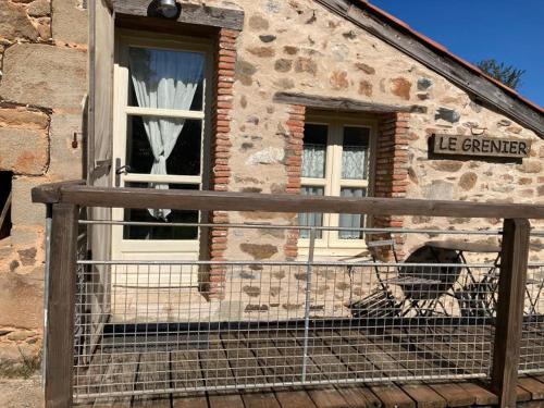 Photo de la galerie de l'établissement Gîtes des Ecuries de Saint Maurice, à Lacapelle-Marival