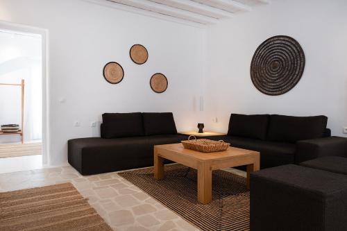 Zona de estar de Mykonian Style w Shared Pool Houses & Nighttime Security Guard