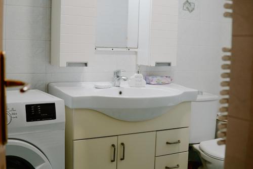 Фотография из галереи Arsi Apartament в Гирокастре