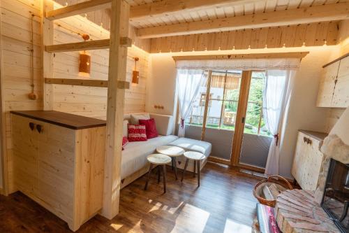 Cucina o angolo cottura di ALPIK Chalets - Bohinj