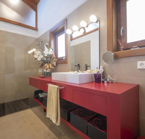 A bathroom at Villa Barcelona