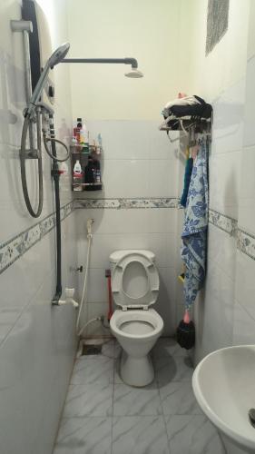 Ett badrum på Quy Nhơn Apt