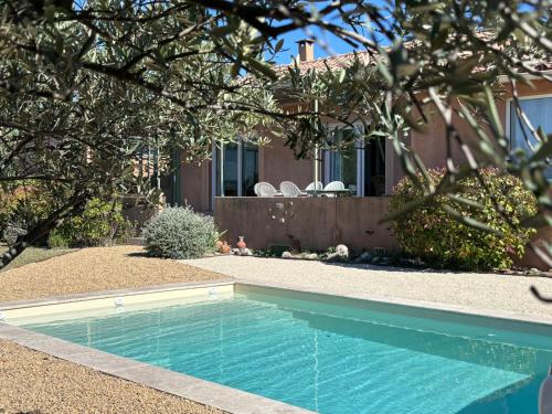 La Villa Tanamera, très jolie maison piscine, à 2 pas du centre-ville