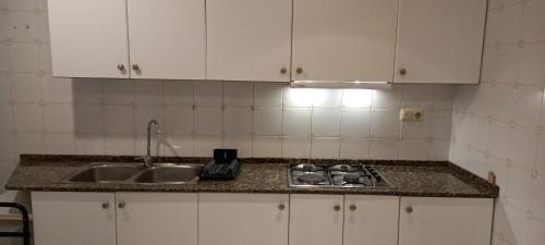 Dapur atau dapur kecil di Huge apartment in TARRAGONA-Old town