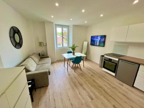 Masha *CLIM* proche hospital