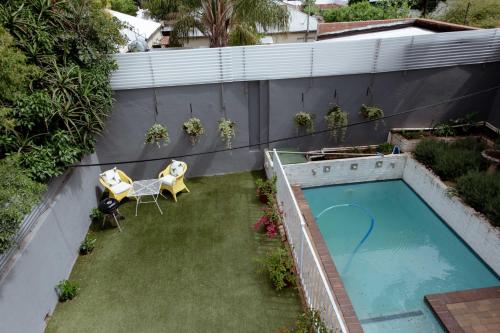 Bazén v ubytování Hibiscus House nebo v jeho okolí