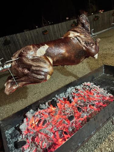Kemudahan BBQ tersedia untuk tetamu di hotel