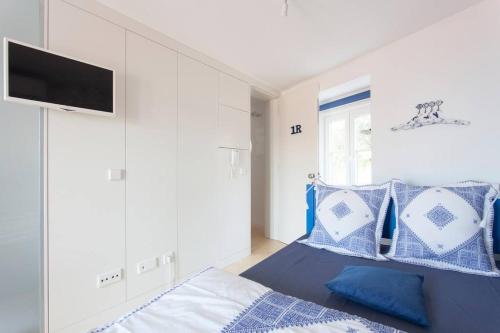 Sao Vicente IV - Eco-flat with French Balcony & View