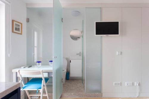 Sao Vicente IV - Eco-flat with French Balcony & View