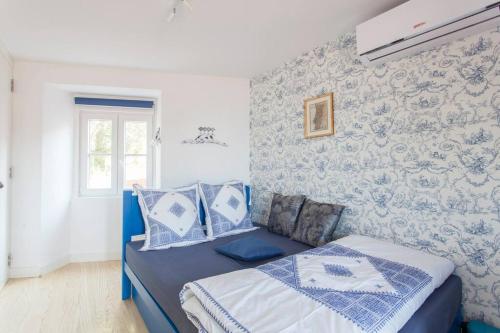 Sao Vicente IV - Eco-flat with French Balcony & View