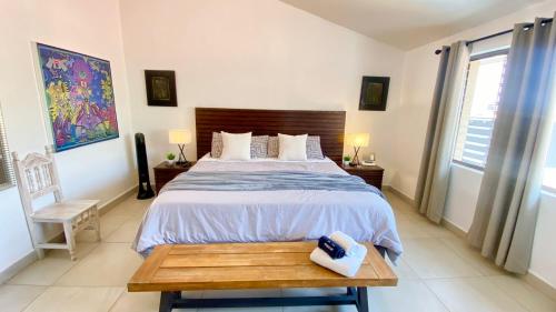 Ένα ή περισσότερα κρεβάτια σε δωμάτιο στο San Antonio Villas
