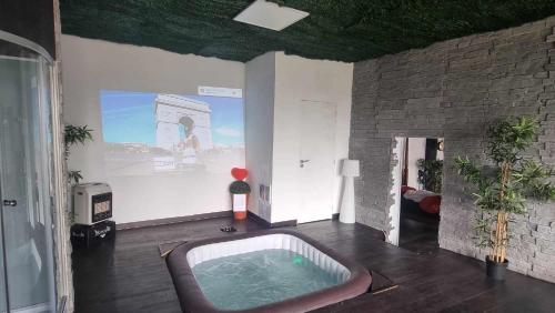 Μια τηλεόραση ή/και κέντρο ψυχαγωγίας στο Le Glamour Loft